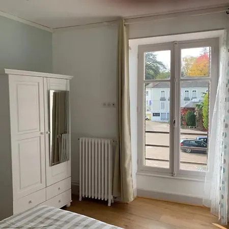 Confortable A Avec Parking Gratuit Néris-les-Bains