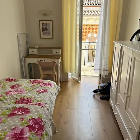 Confortable A Avec Parking Gratuit شقة